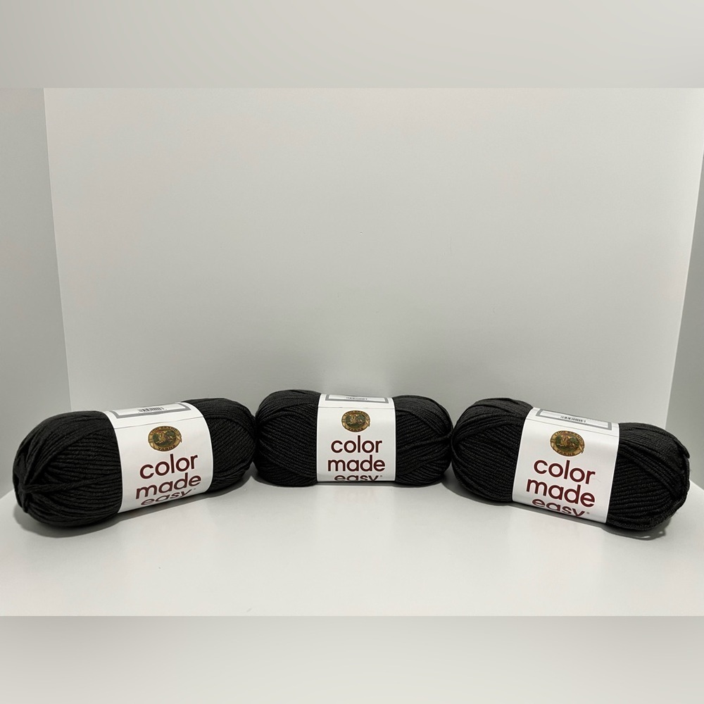 New Lion Brand Yarn Color Made Easy 7oz Coal lot of 3 Skeins discontinued color